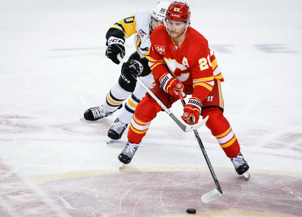 Yegor Sharangovichs dobbeltspill, Calgary Flames snur Penguins tilbake